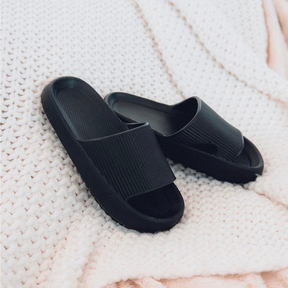 Pillow Slides - Picture 5 of 5